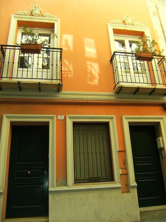 Elizabeth B&B Cagliari Eksteriør billede