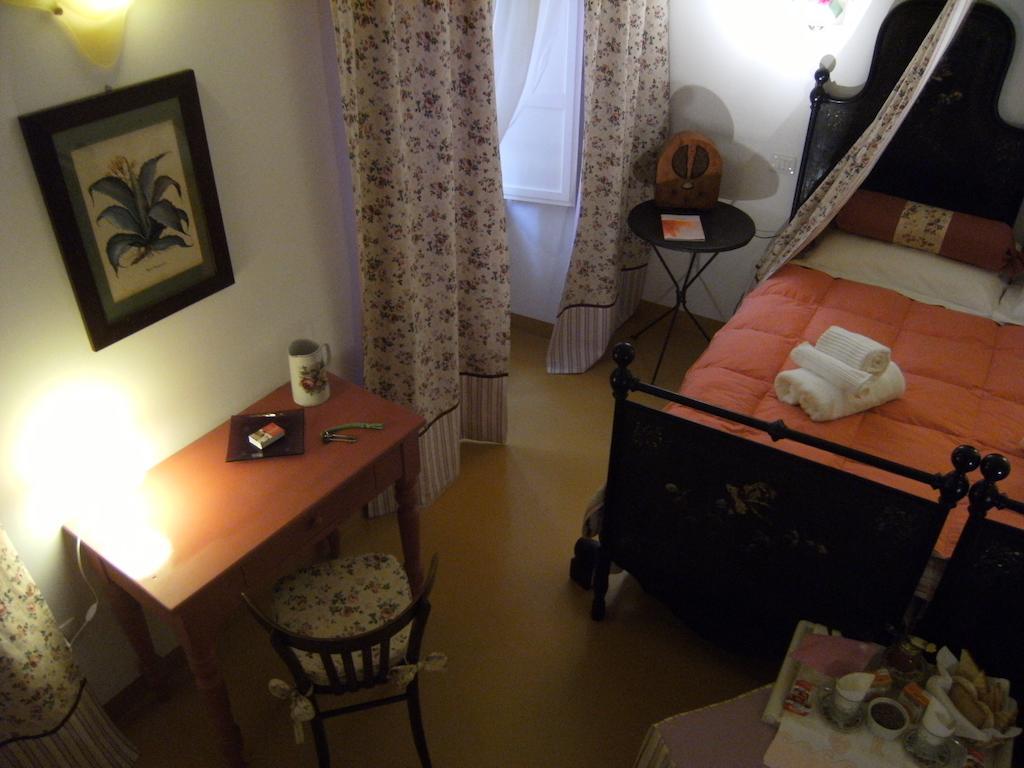 Elizabeth B&B Cagliari Værelse billede