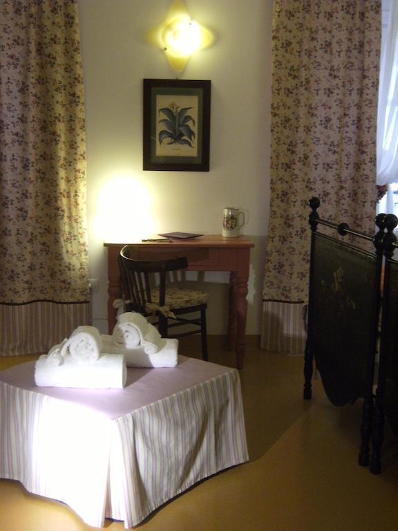 Elizabeth B&B Cagliari Værelse billede