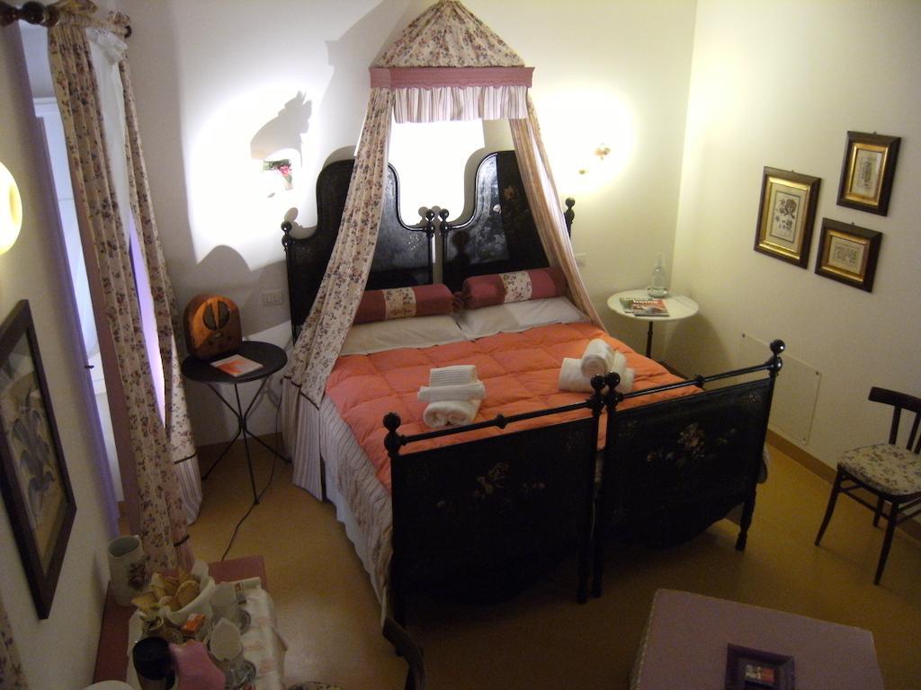 Elizabeth B&B Cagliari Værelse billede