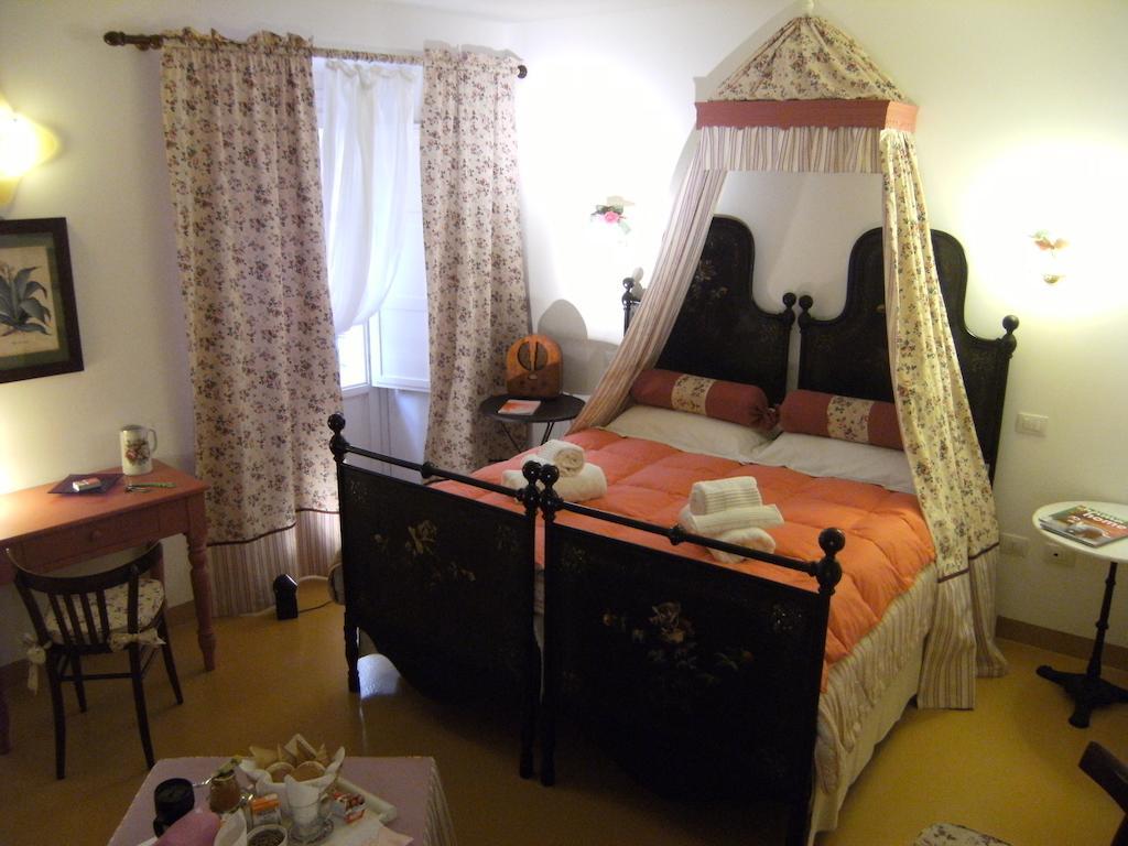 Elizabeth B&B Cagliari Værelse billede